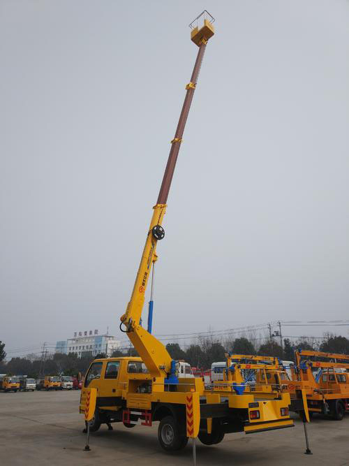 高空作業(yè)車(chē)展示